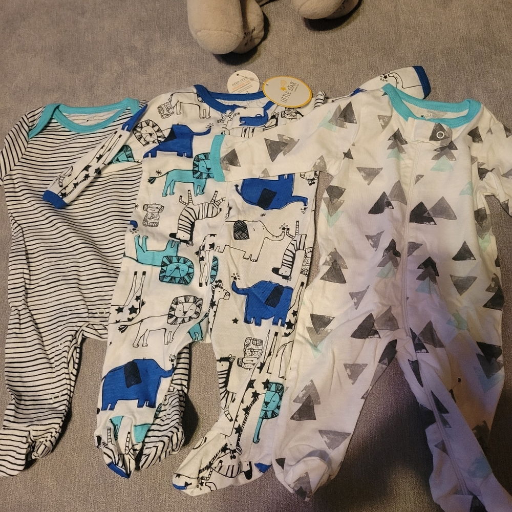3 newborn sleepers. NWT - brand - Little star